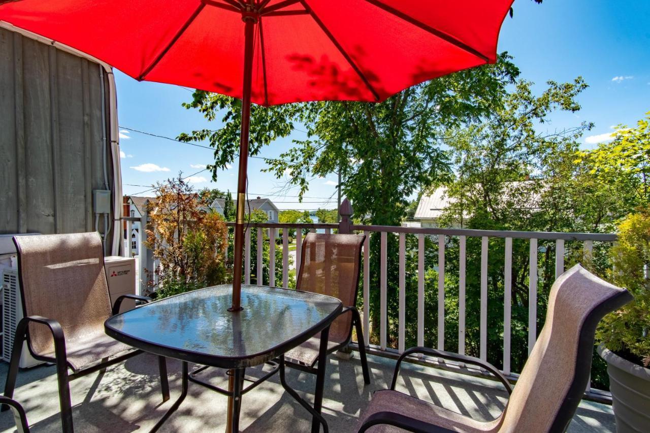 Emilyville Inn Campbellford ภายนอก รูปภาพ