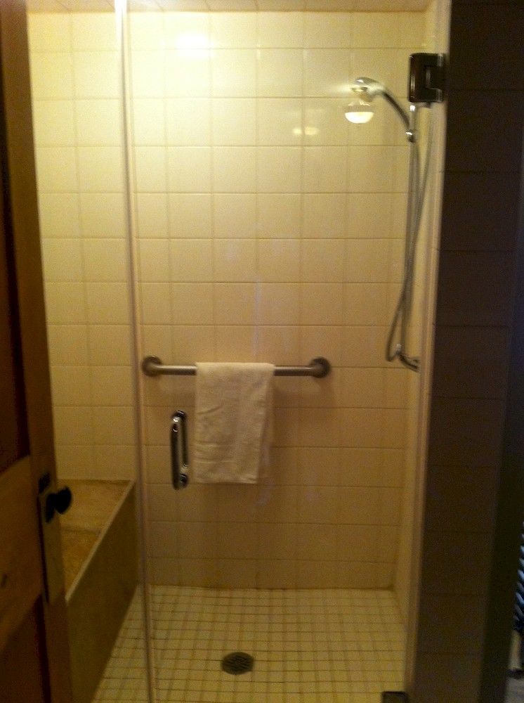 Emilyville Inn Campbellford ภายนอก รูปภาพ